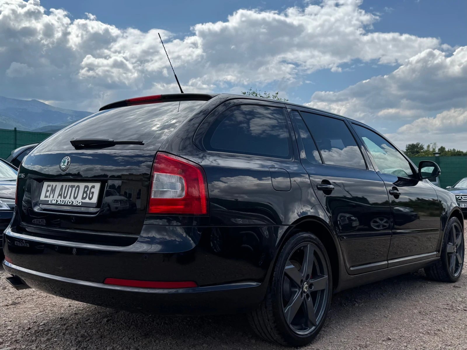 Skoda Octavia 2.0TDI VRS - изображение 4