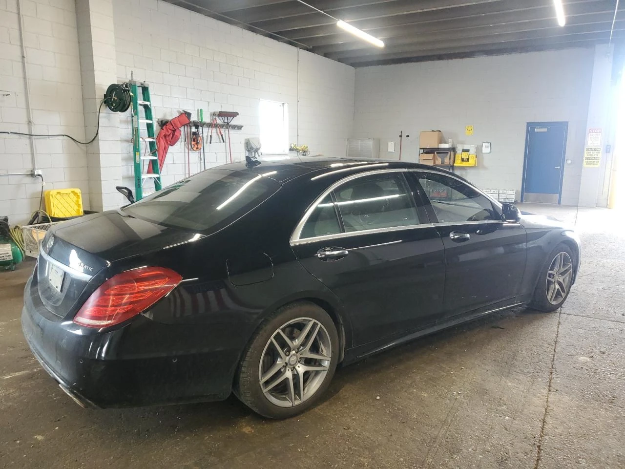 Mercedes-Benz S 550 4MATIC (AMG-Pack) Обдух* BURMESTER* Ambient* Масаж - изображение 5