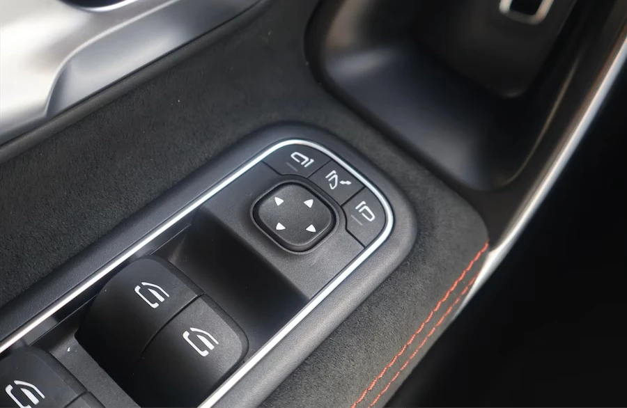 Mercedes-Benz CLA 180 Coupe AMG Line - изображение 7