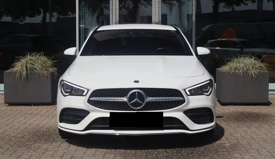 Mercedes-Benz CLA 180 Coupe AMG Line - изображение 2