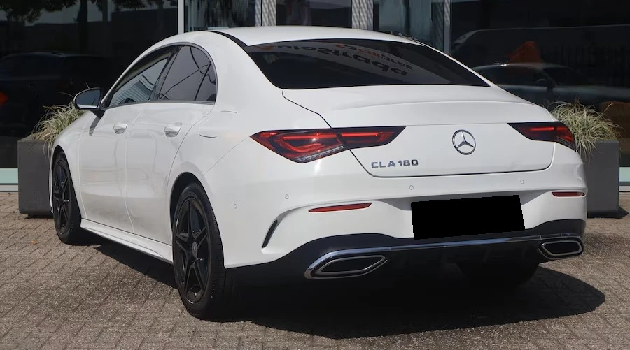Mercedes-Benz CLA 180 Coupe AMG Line - изображение 4