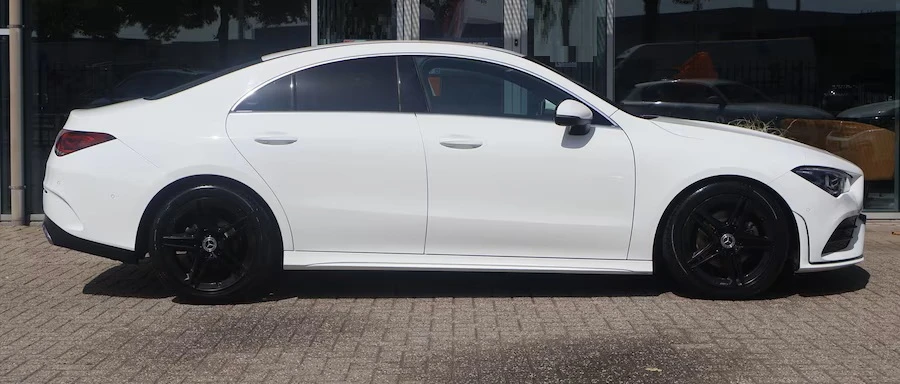 Mercedes-Benz CLA 180 Coupe AMG Line - изображение 5