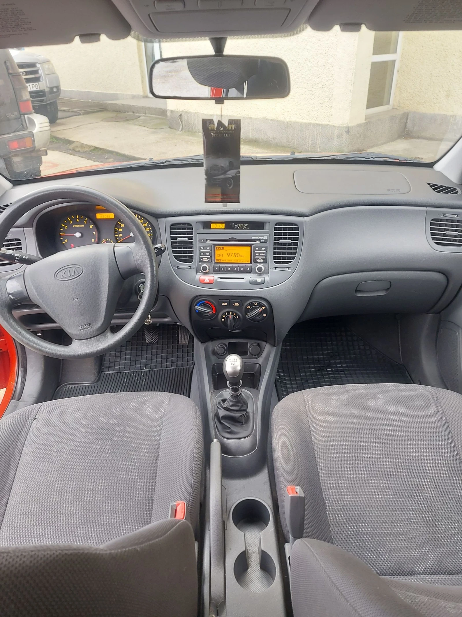 Kia Rio 1.4 Navigator - изображение 7