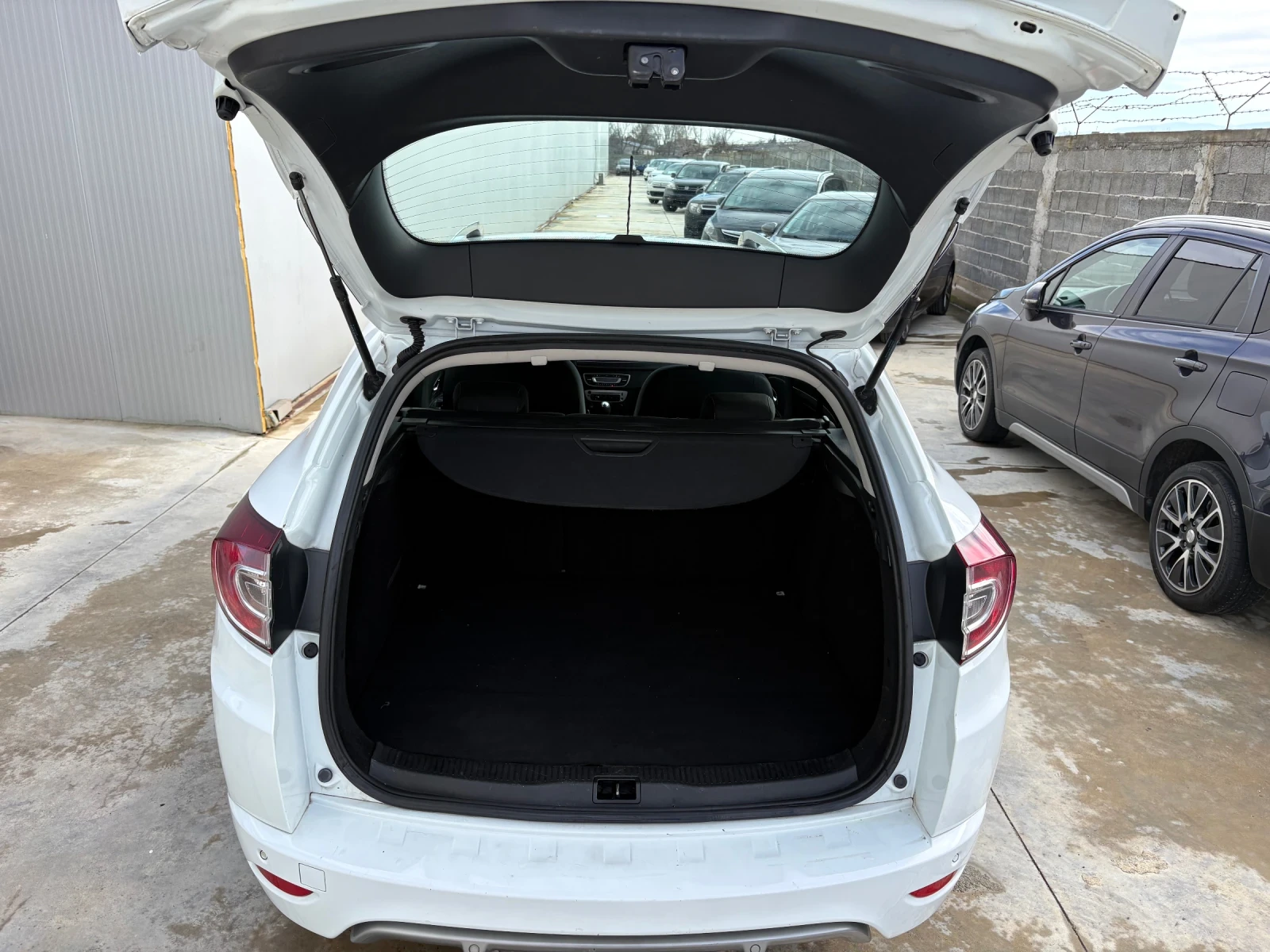 Renault Megane 1.5 DCi 110��* Facelift* LED* SportLine* Navi*  | Mobile.bg � ����������� 9