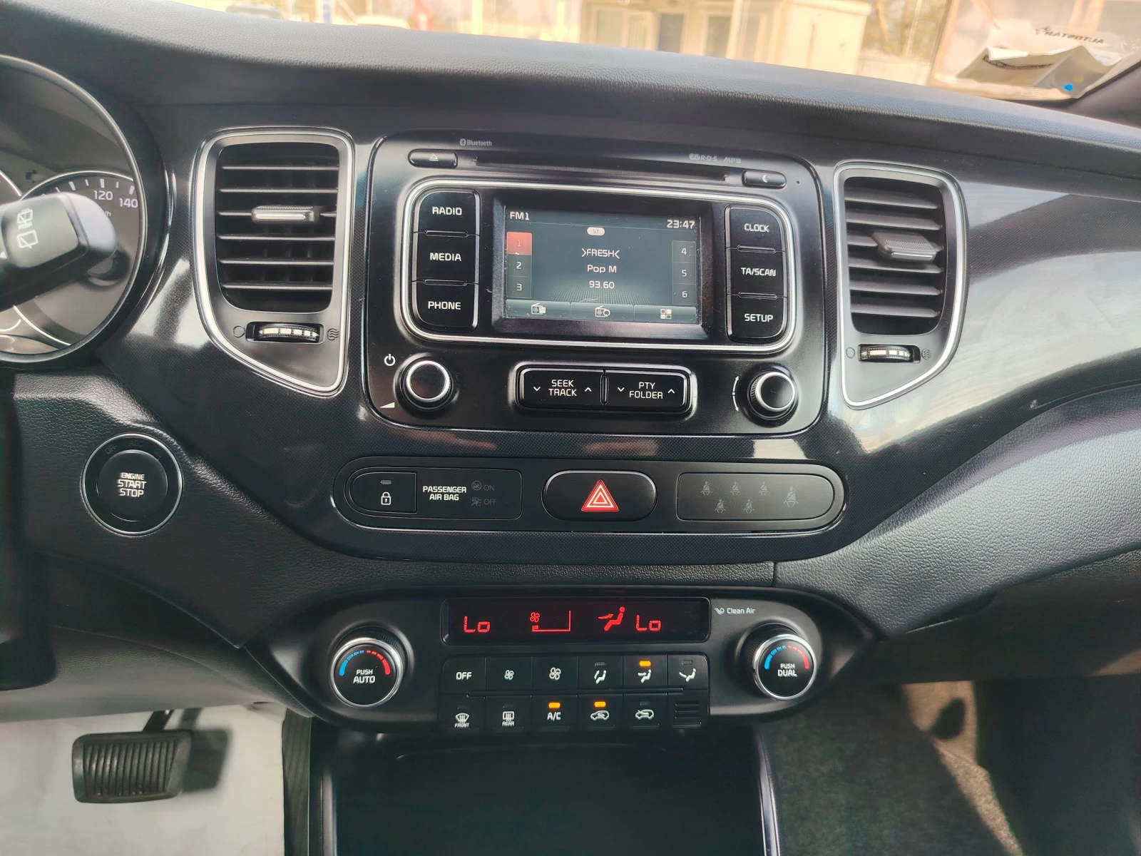 Kia Carens 1.7d 136кс./АВТОМАТ/7места/, снимка 9 - Автомобили и джипове - 54238255