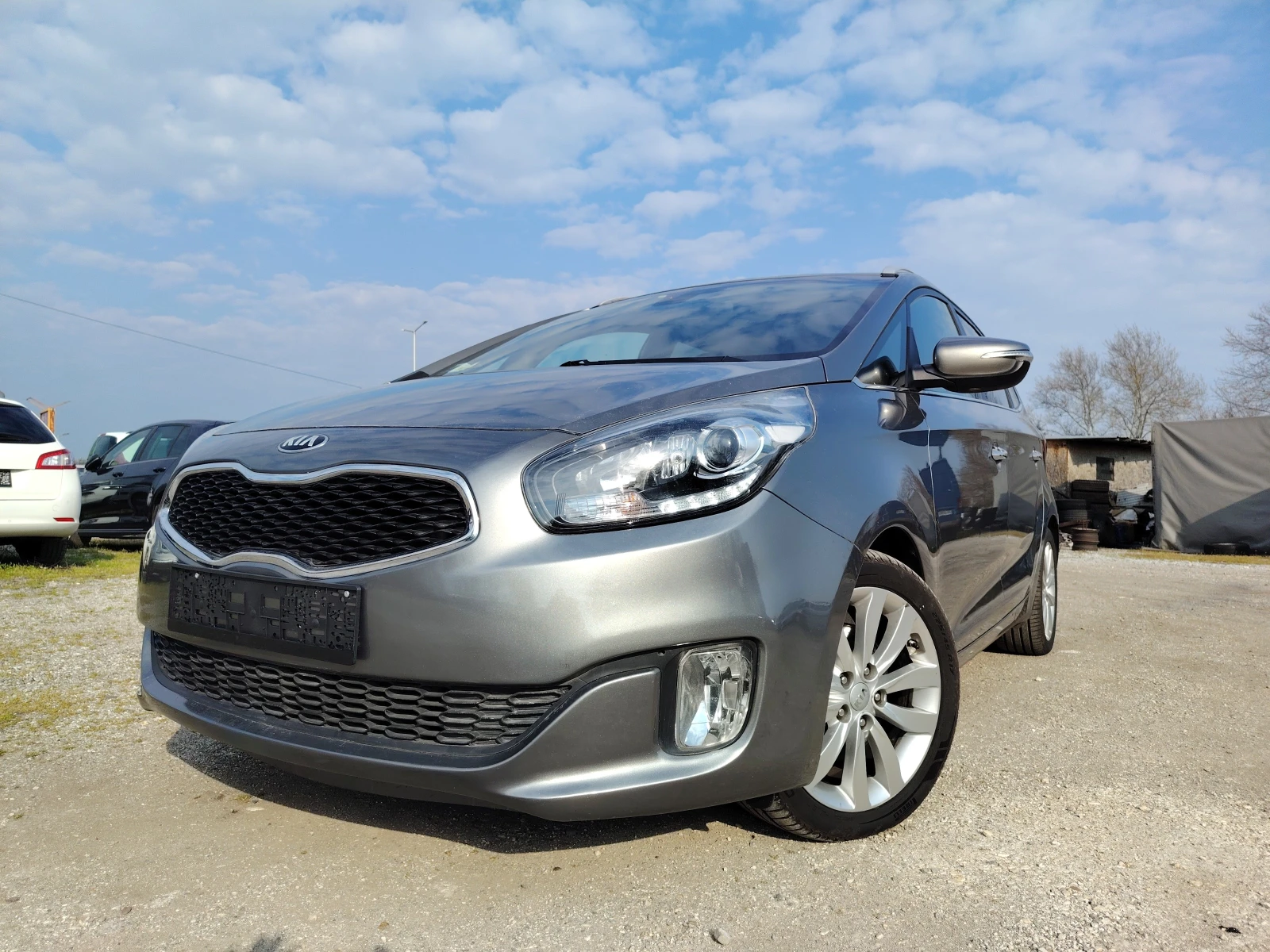 Kia Carens 1.7d 136кс./АВТОМАТ/7места/, снимка 3 - Автомобили и джипове - 54238255