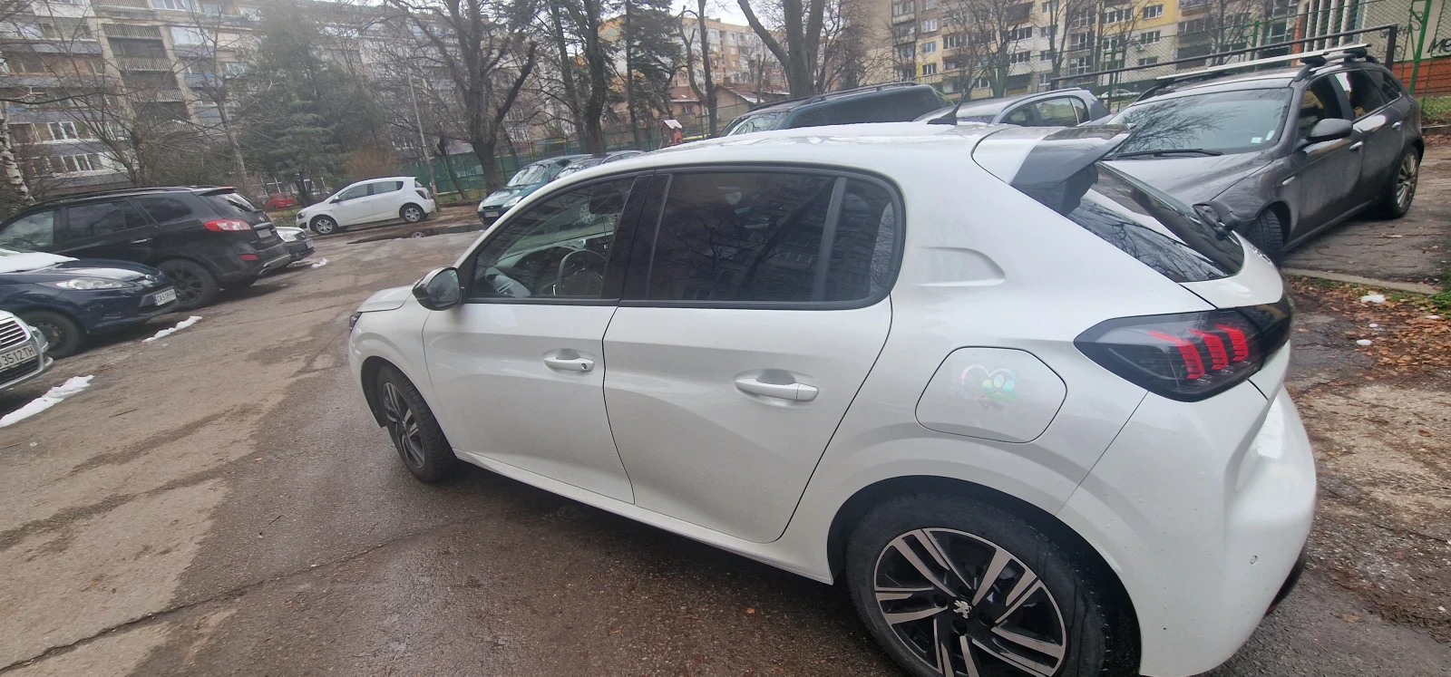Peugeot 208, снимка 2 - Автомобили и джипове - 55014637