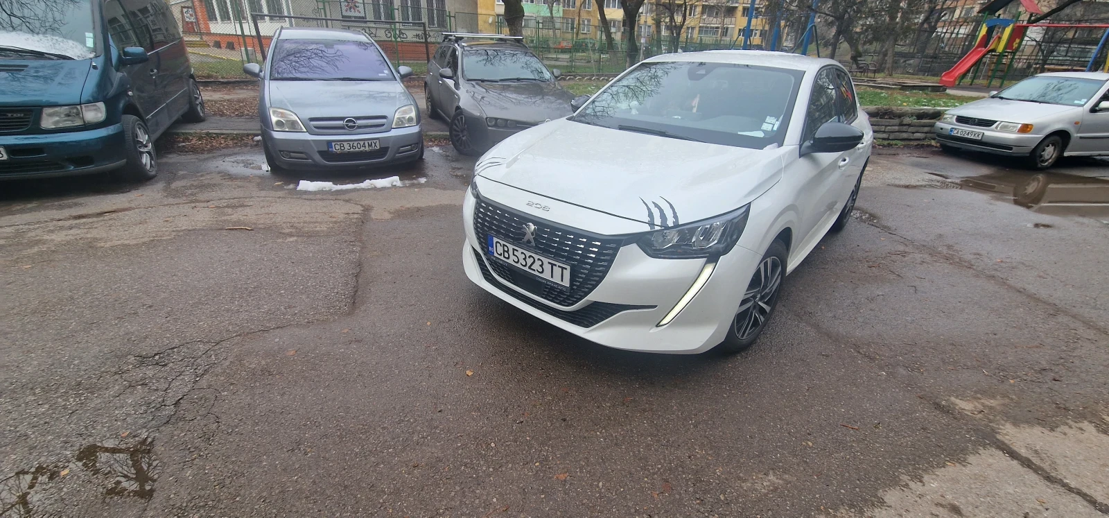 Peugeot 208, снимка 4 - Автомобили и джипове - 55014637