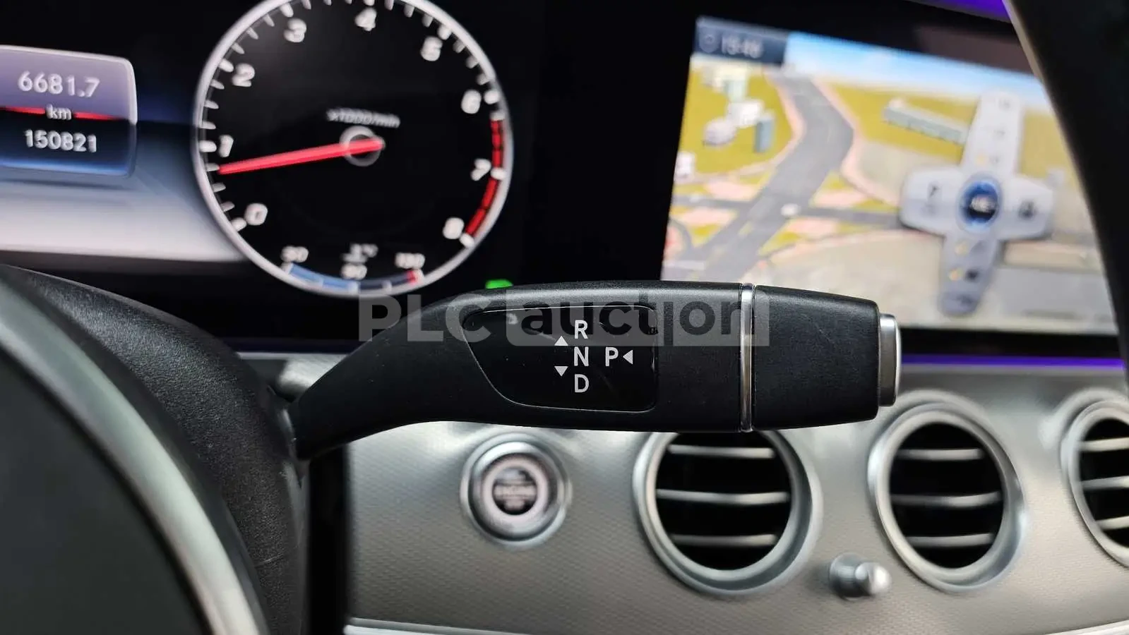 Mercedes-Benz E 300 4MATIC BURMESTER/360/PANO/HEAD UP, снимка 8 - Автомобили и джипове - 55147247