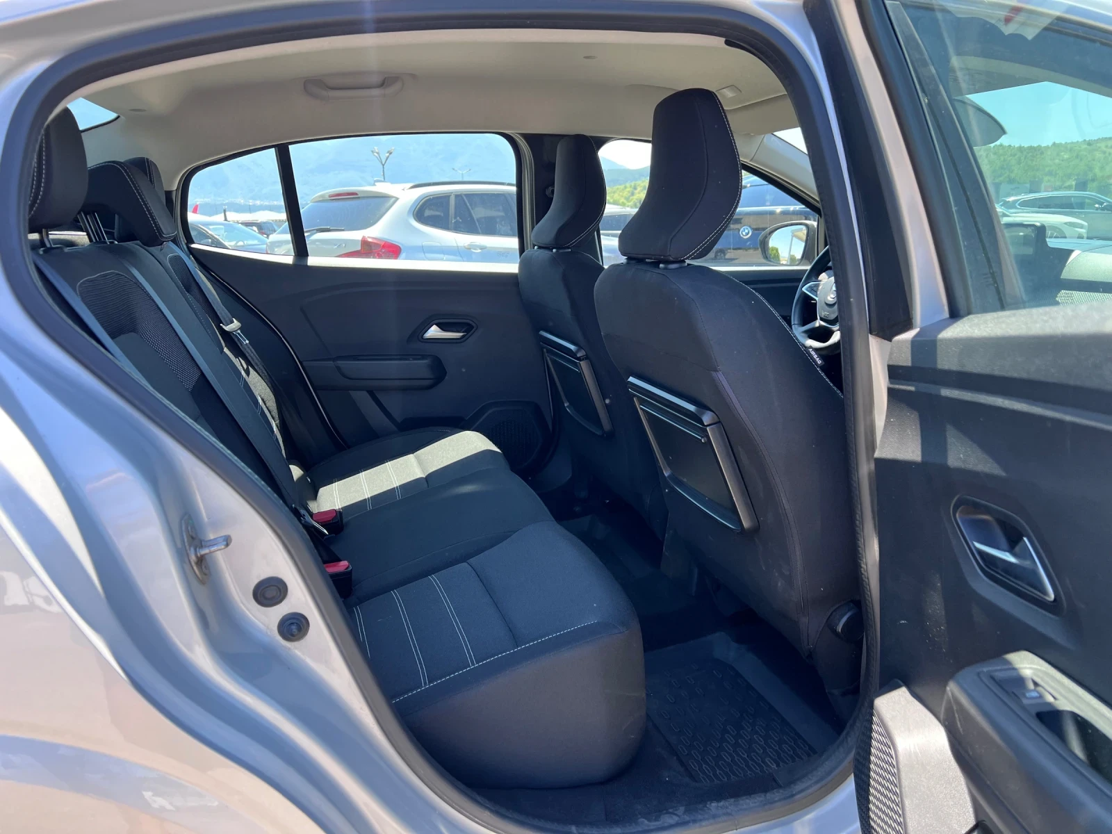 Dacia Logan 1.0i, снимка 11 - Автомобили и джипове - 55240467