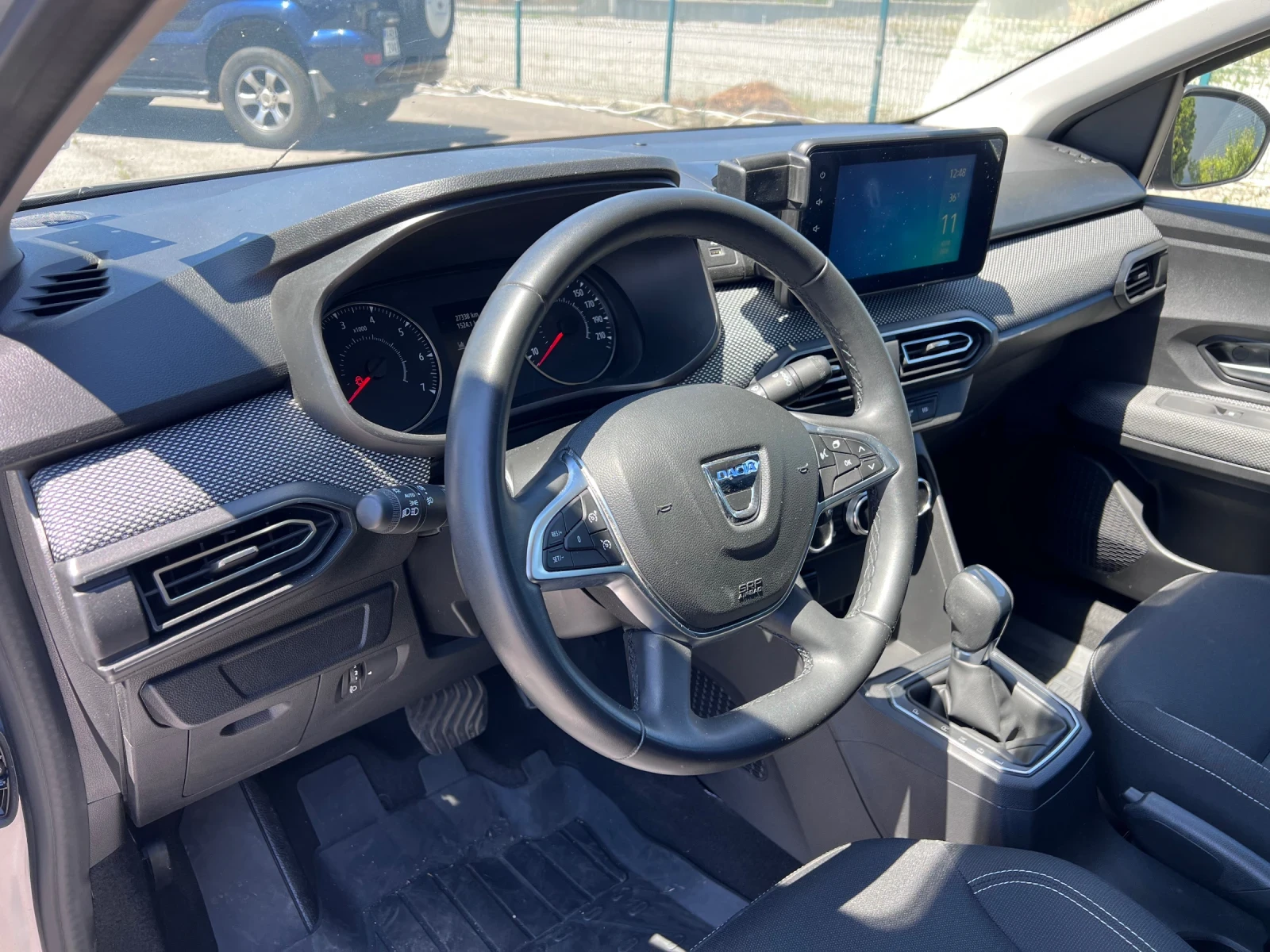 Dacia Logan 1.0i, снимка 6 - Автомобили и джипове - 55240467