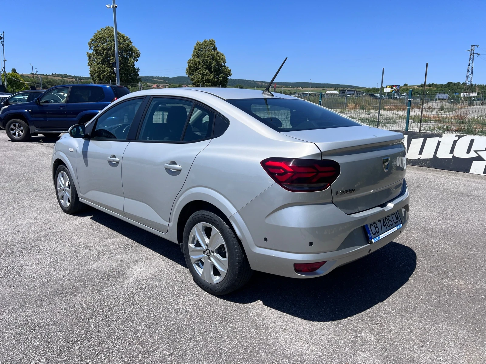 Dacia Logan 1.0i, снимка 5 - Автомобили и джипове - 55240467