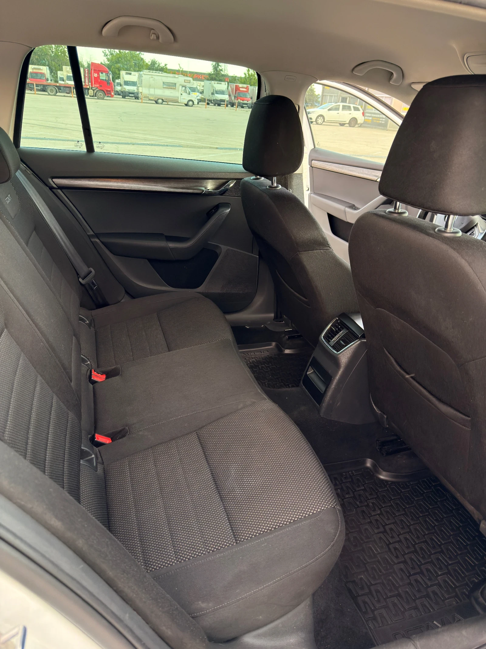 Skoda Octavia Scout , снимка 11 - Автомобили и джипове - 55371554