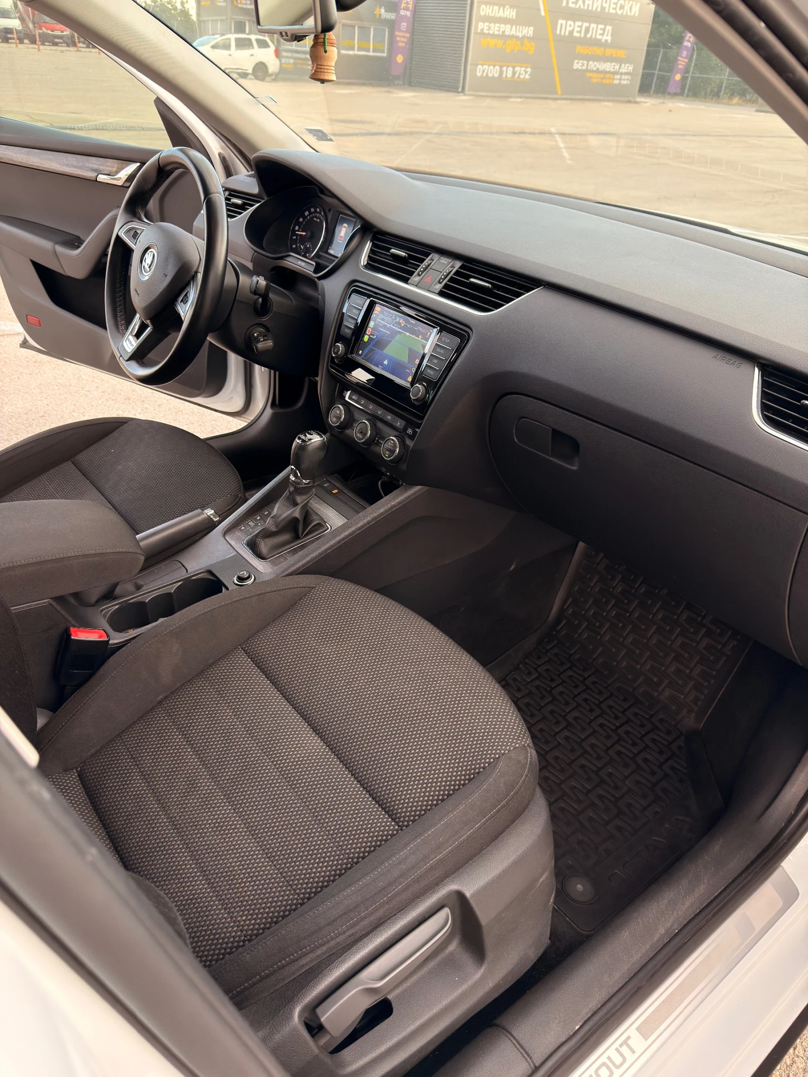 Skoda Octavia Scout , снимка 10 - Автомобили и джипове - 55371554