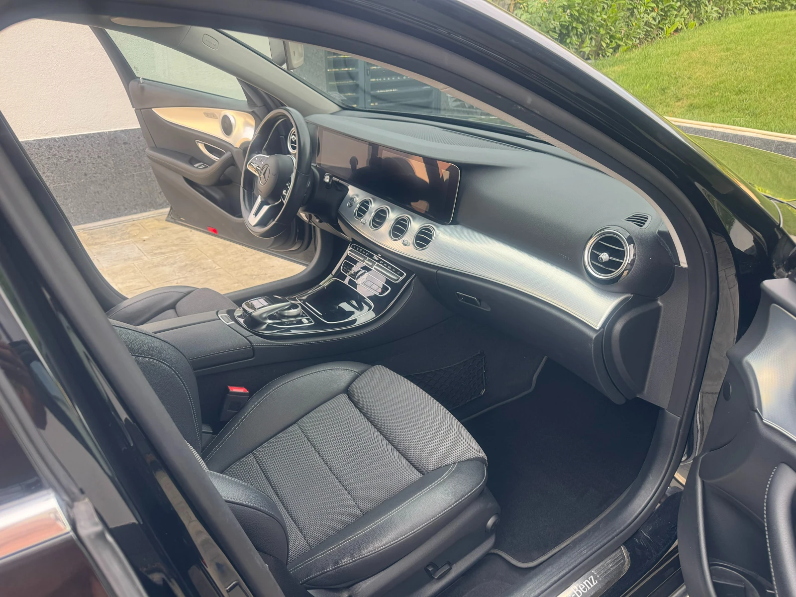 Mercedes-Benz E 220, снимка 10 - Автомобили и джипове - 55656727
