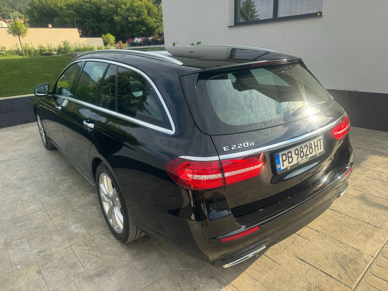 Mercedes-Benz E 220, снимка 7 - Автомобили и джипове - 55656727