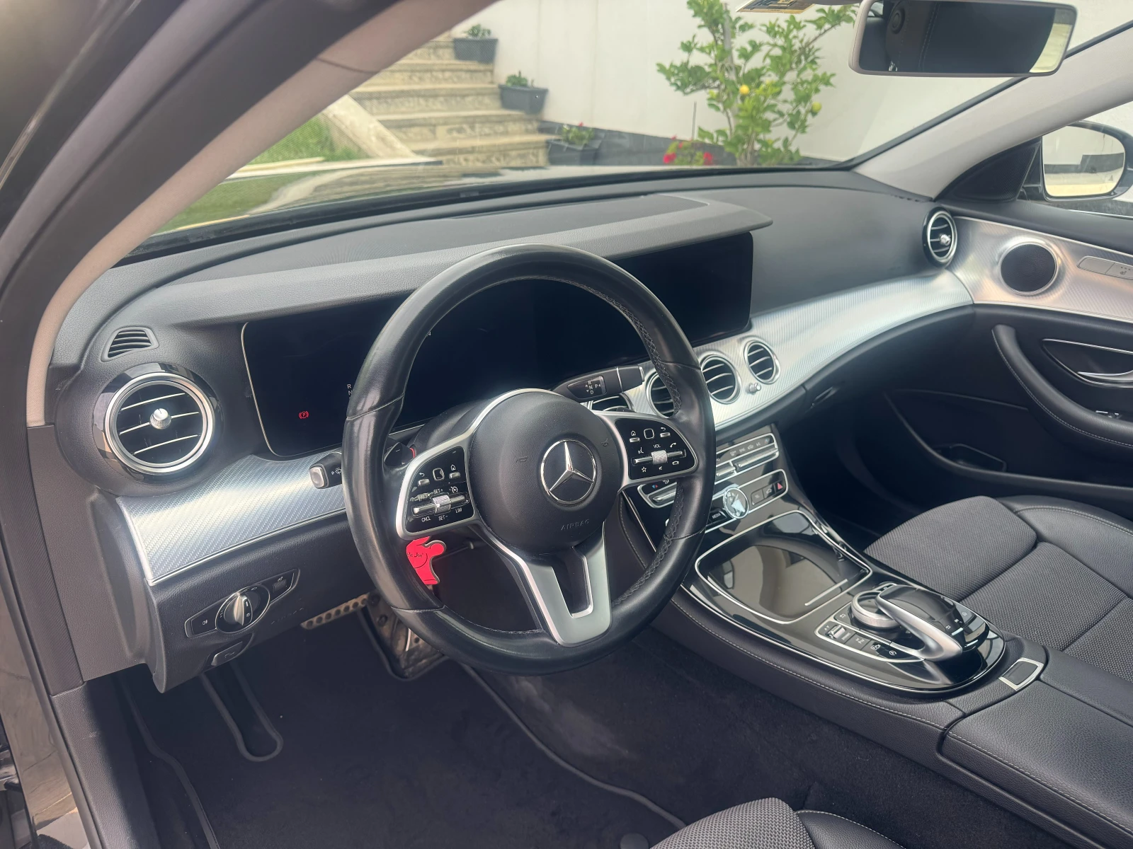 Mercedes-Benz E 220, снимка 5 - Автомобили и джипове - 55656727