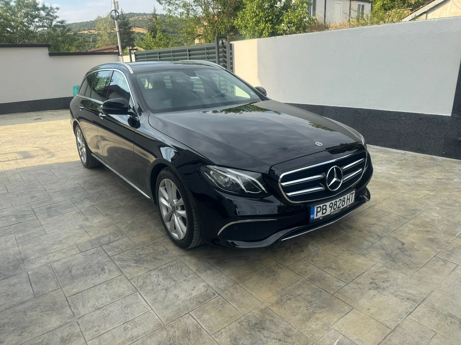 Mercedes-Benz E 220