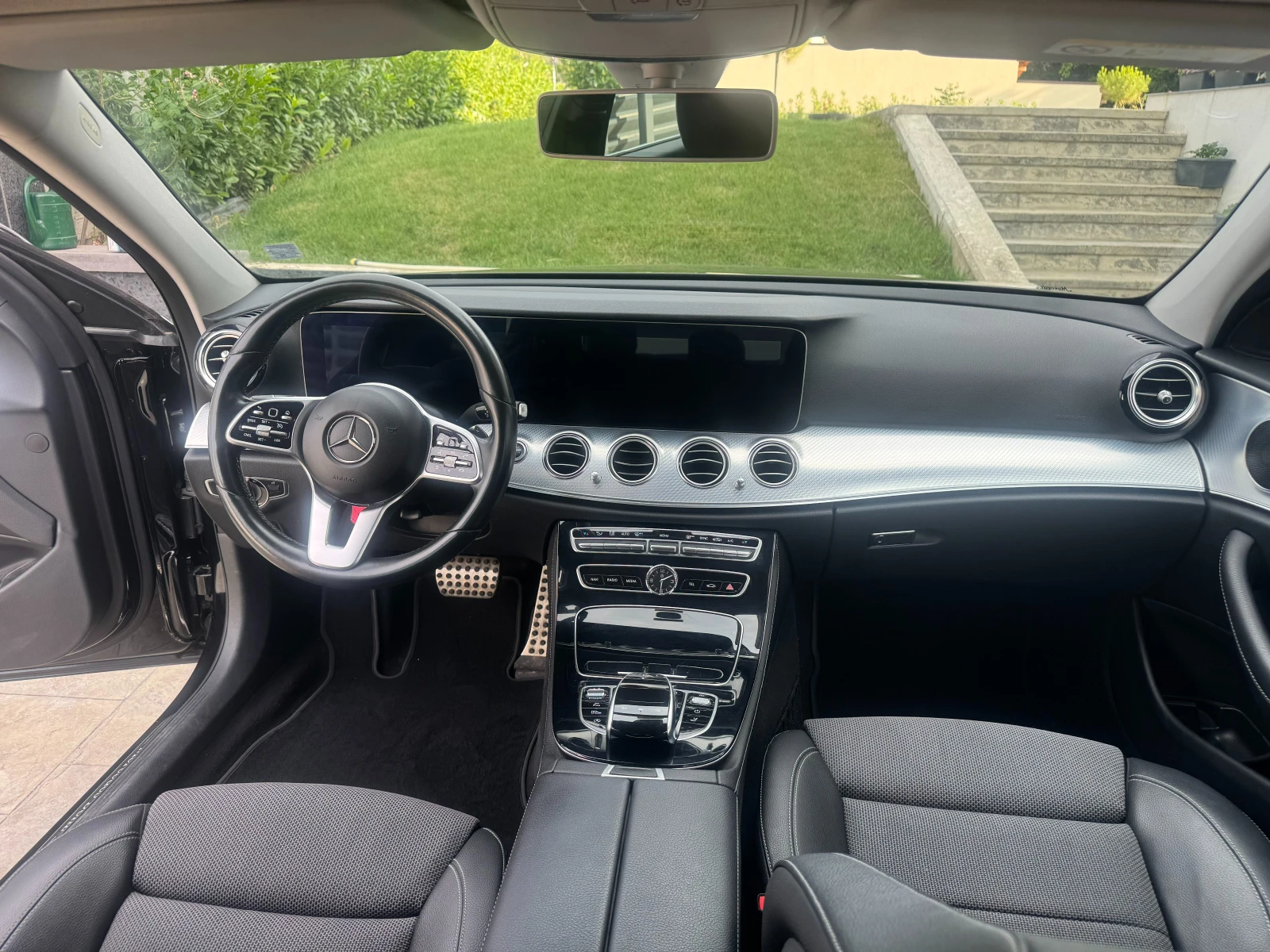 Mercedes-Benz E 220, снимка 4 - Автомобили и джипове - 55656727