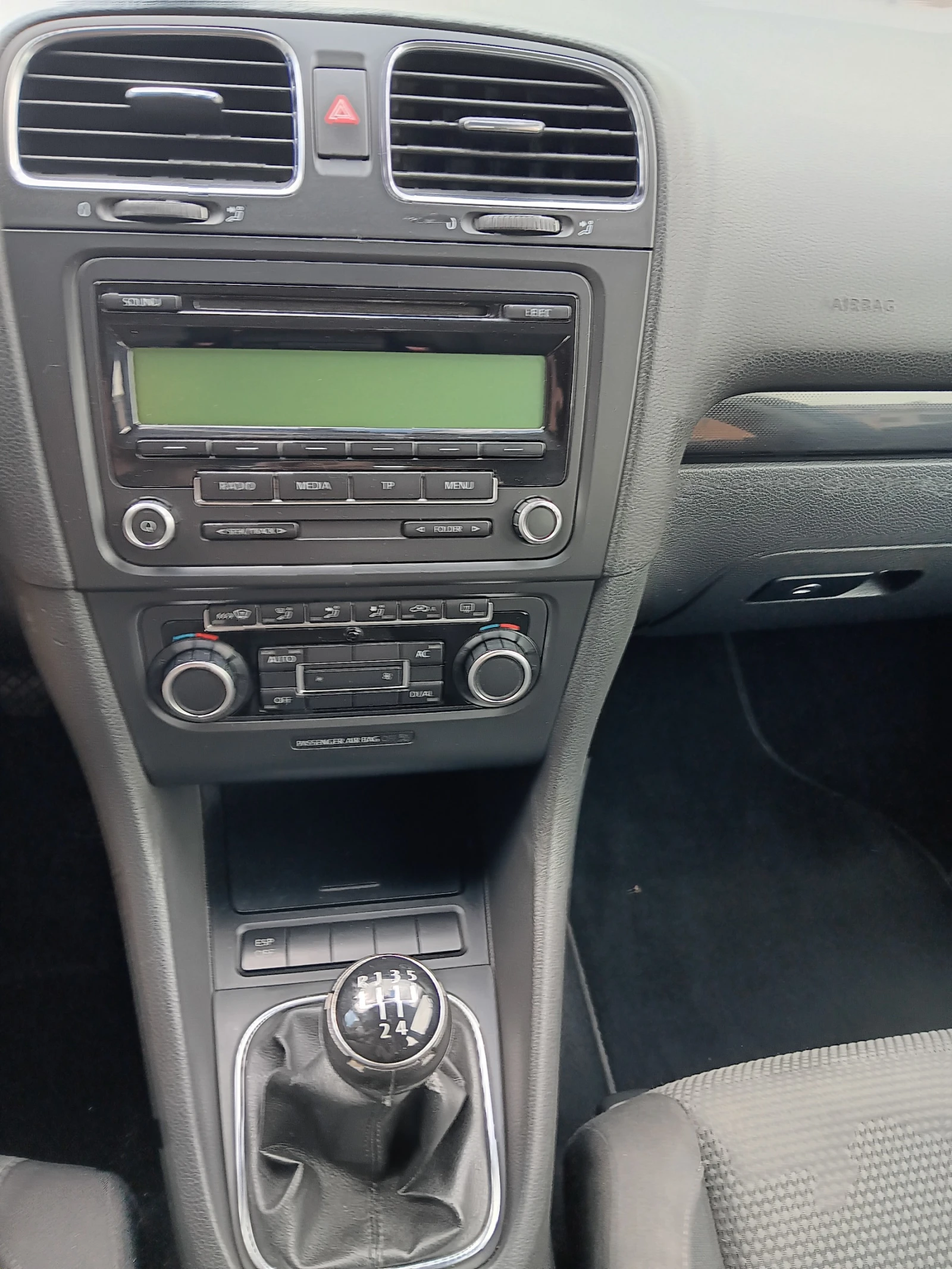 VW Golf 6-1.6MPI-101кс-НОВ ВНОС-ИТАЛИЯ-ОБСЛУЖЕН-ОТЛИЧЕН!!!, снимка 14 - Автомобили и джипове - 55787949