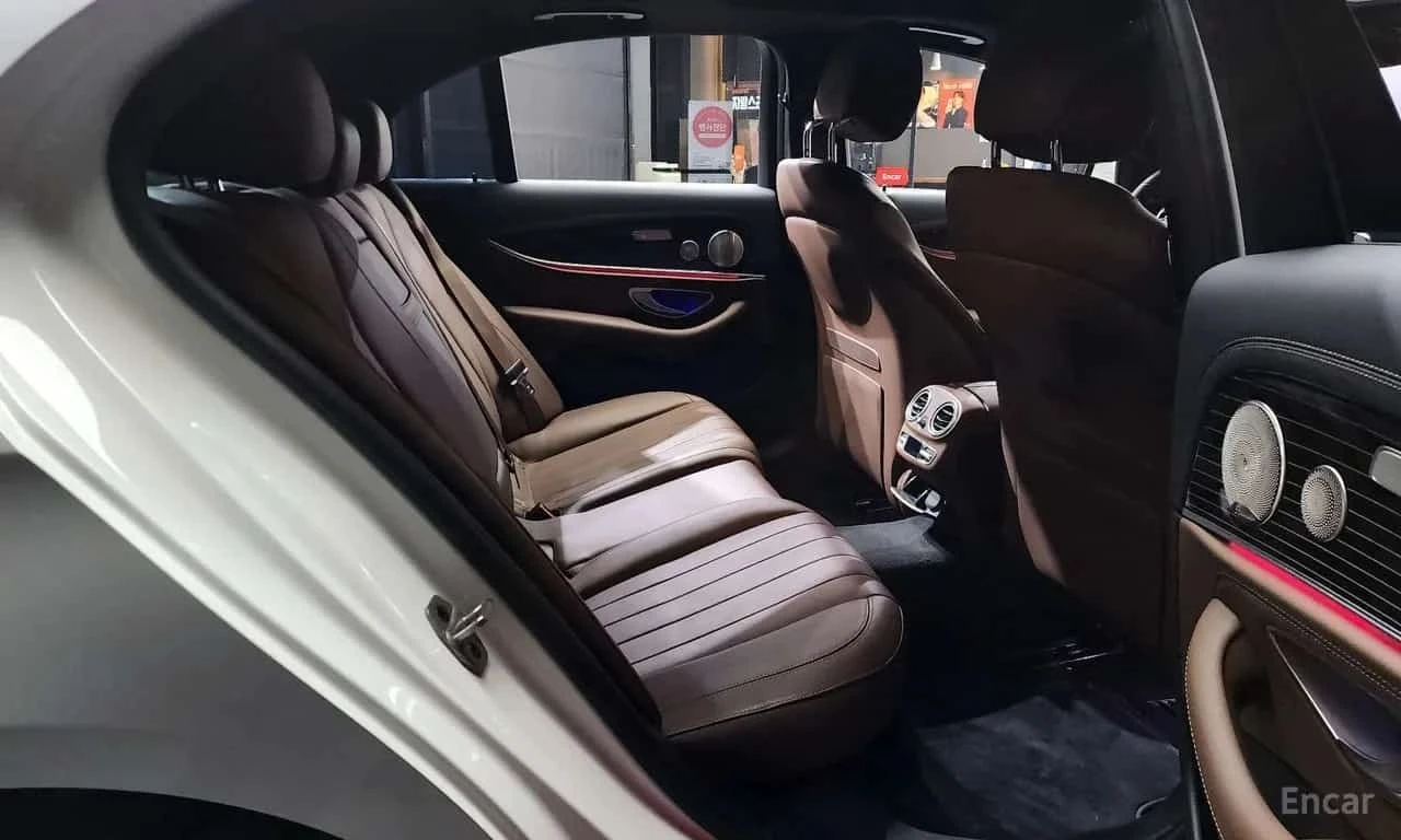 Mercedes-Benz E 450 4MATIC Exclusive/360/ПАНОРАМА/ДИСТРОНИК, снимка 12 - Автомобили и джипове - 55791916