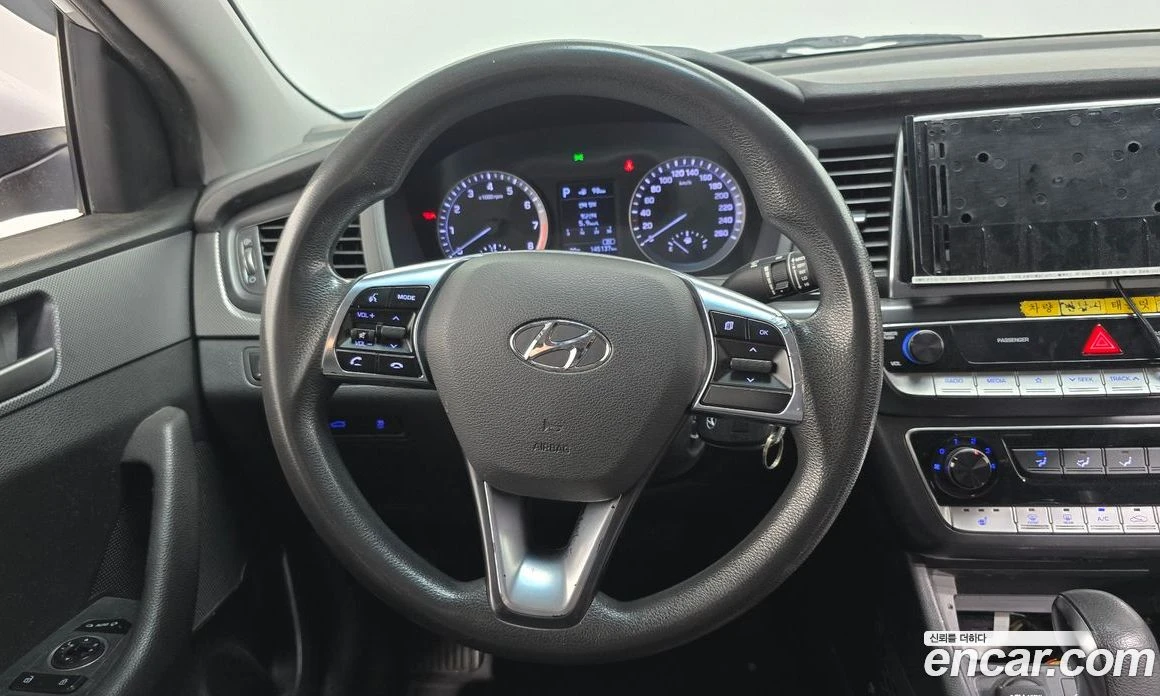 Hyundai Sonata 2.0 Style, снимка 13 - Автомобили и джипове - 55839986