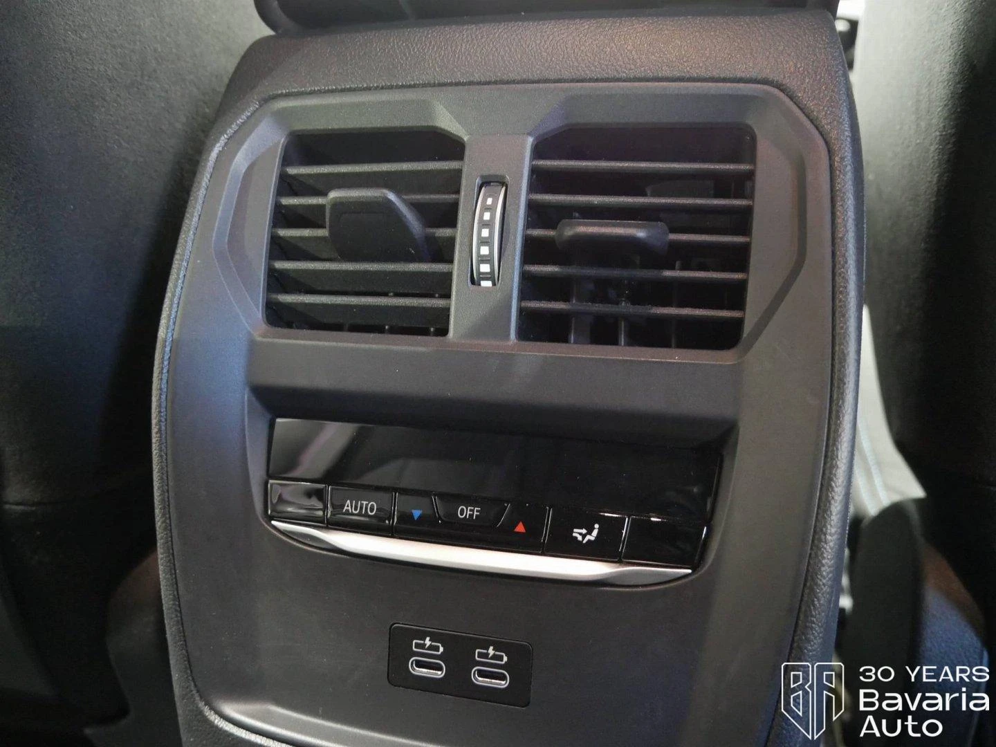 BMW 320 d Touring Sportautomatic, снимка 12 - Автомобили и джипове - 56302716