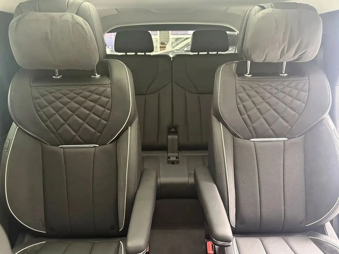 HongQi E-HS9 | Mobile.bg � ����������� 15
