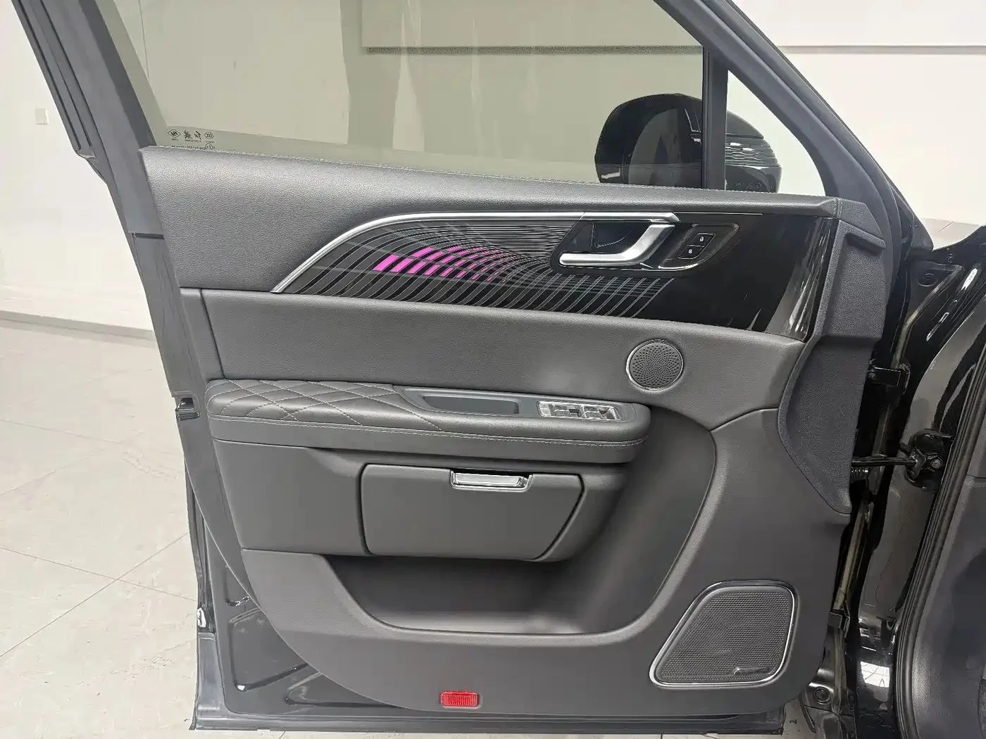 HongQi E-HS9 | Mobile.bg � ����������� 8