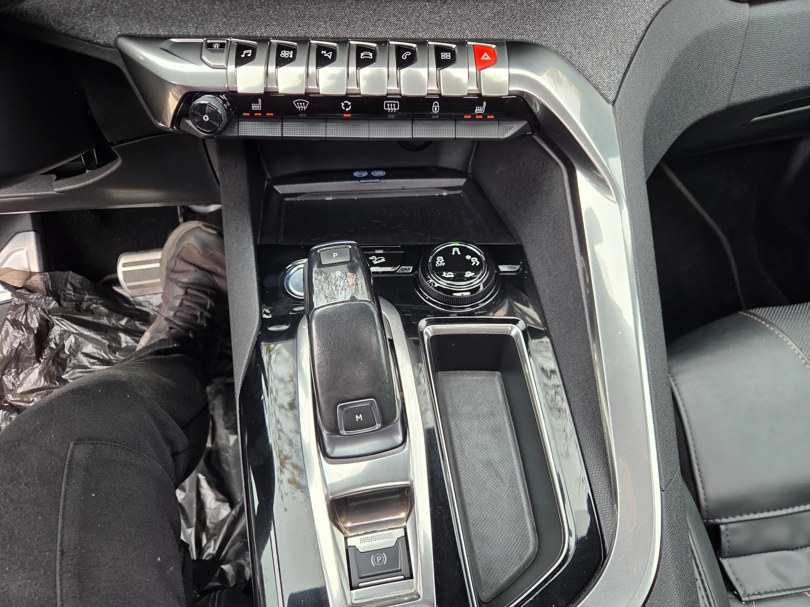 Peugeot 3008 1.6 HPI 165ps * MEMORY* 360-KAMERI* PANORAMA, снимка 17 - Автомобили и джипове - 56735787