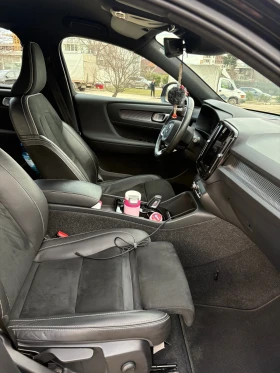Volvo XC40, снимка 12