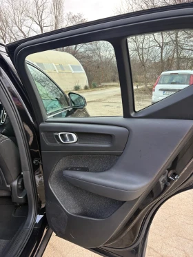 Volvo XC40, снимка 10