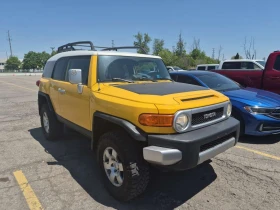 Toyota Fj cruiser 4WD/AUTO/CARFAX/ФИНАНСИРАНЕ, снимка 2