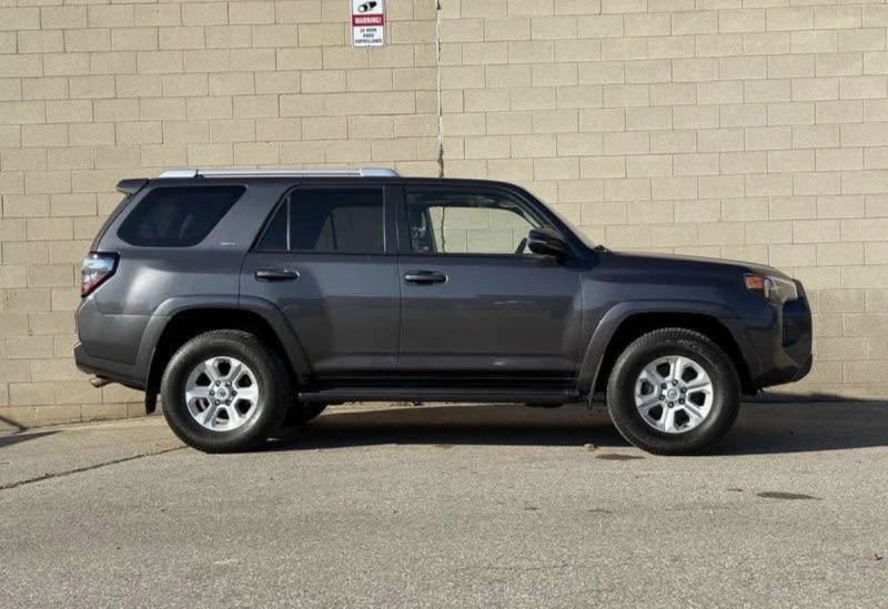 Toyota 4runner ПОДГРЕВ * * НАВИ * * КАМЕРА * * CARFAX * * , снимка 4 - Автомобили и джипове - 53090585