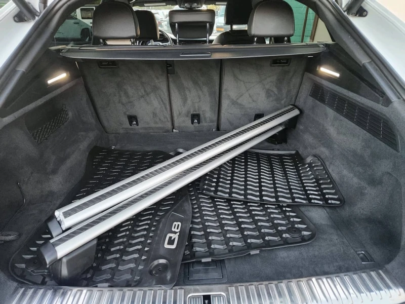 Audi Q8 * Progressiv * CARFAX * ЦЕНА ДО БГ, снимка 17 - Автомобили и джипове - 53427816