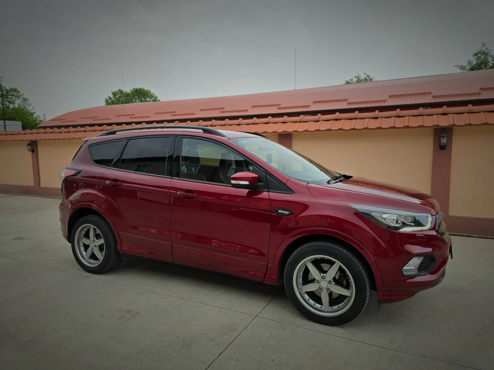 Ford Kuga ST-LINE INDIVIDUAL  - изображение 4