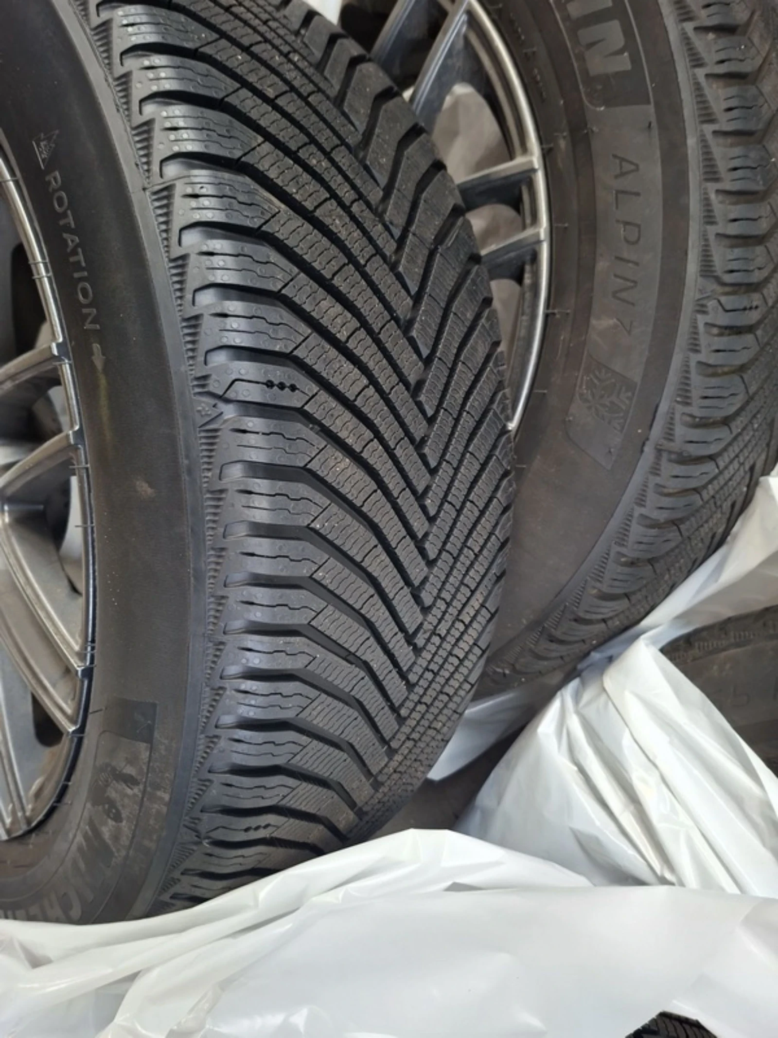 Mitsubishi Outlander Outlander Instyle | 4WD | 2.4 PHEV, снимка 17 - Автомобили и джипове - 53761273