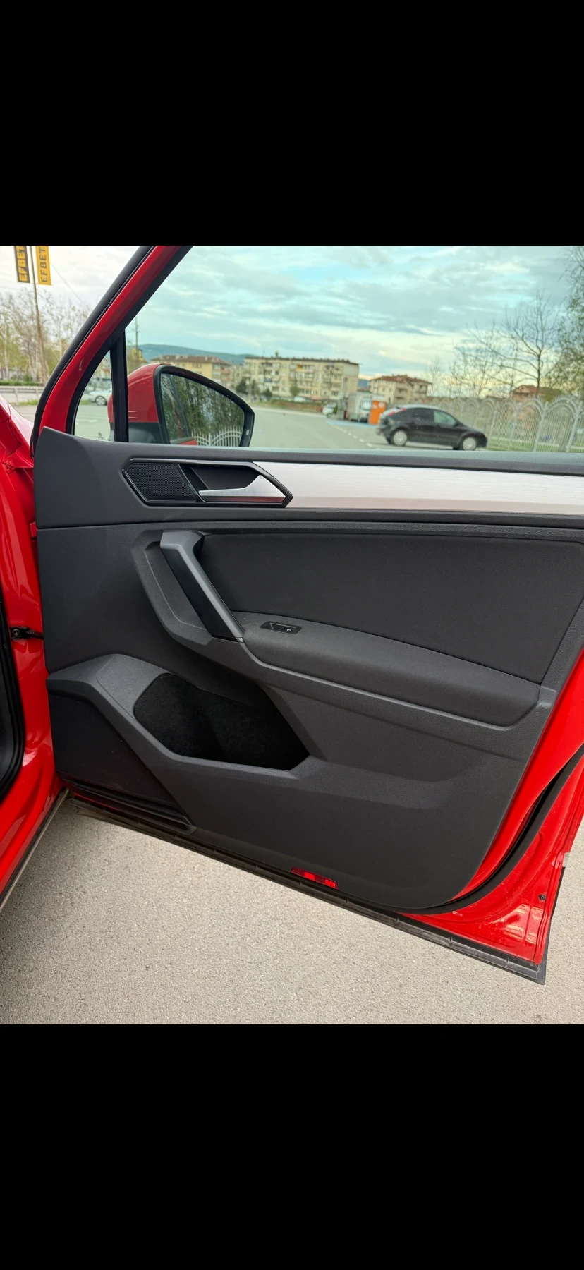 VW Tiguan VW Tiguan 2.0 TDI DSG 4Motion OFFROAD / 65 000 км , снимка 8 - Автомобили и джипове - 53856435