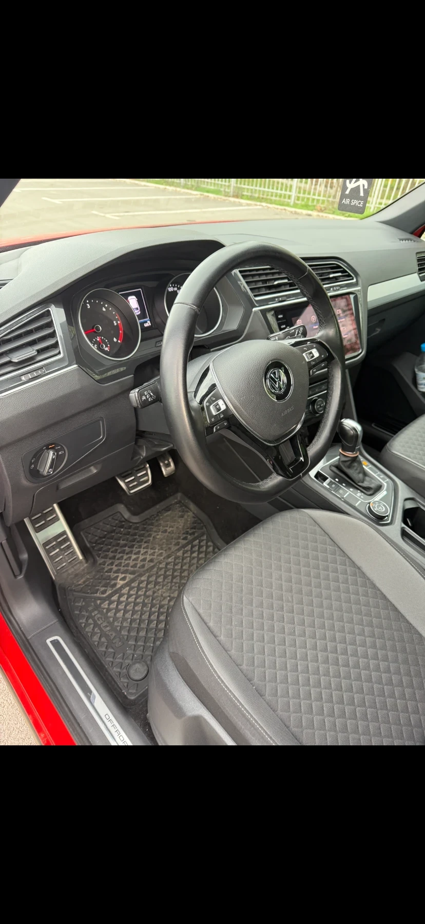 VW Tiguan VW Tiguan 2.0 TDI DSG 4Motion OFFROAD / 65 000 км , снимка 12 - Автомобили и джипове - 53856435