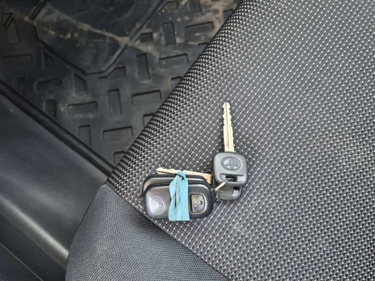 Toyota Fj cruiser 4WD/AUTO/CARFAX/����������� | Mobile.bg � ����������� 7