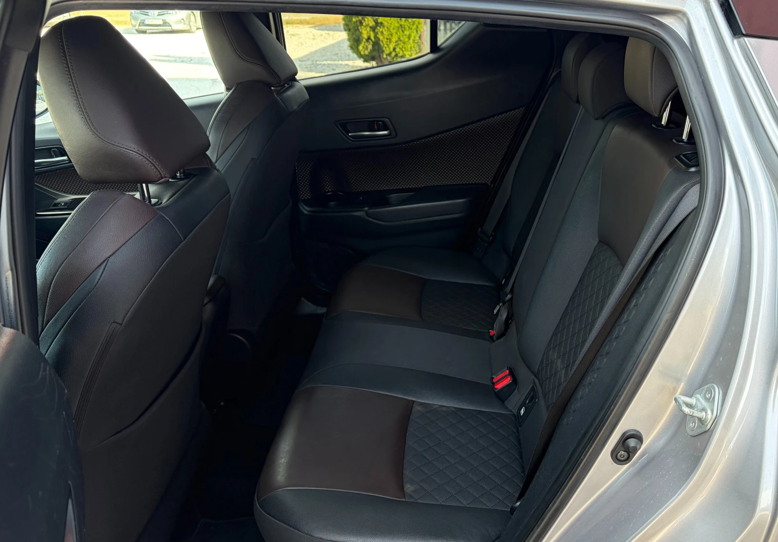 Toyota C-HR 1.8 Hybrid , снимка 9 - Автомобили и джипове - 55430067