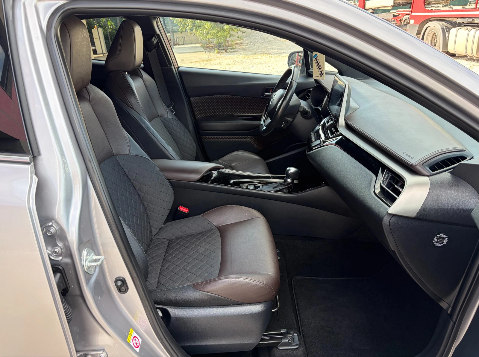 Toyota C-HR 1.8 Hybrid , снимка 12 - Автомобили и джипове - 55430067