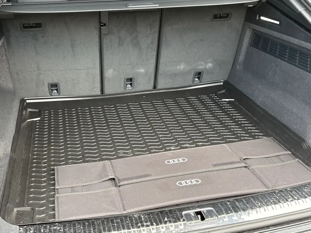Audi RSQ8, снимка 11 - Автомобили и джипове - 56227632