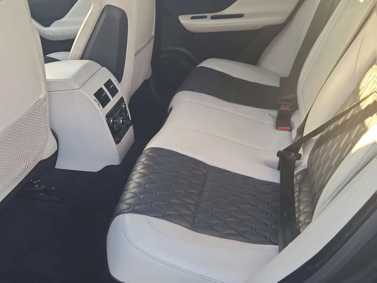 Jaguar F-PACE Awd SVR 5.0L / CARFAX / ���������  | Mobile.bg � ����������� 13