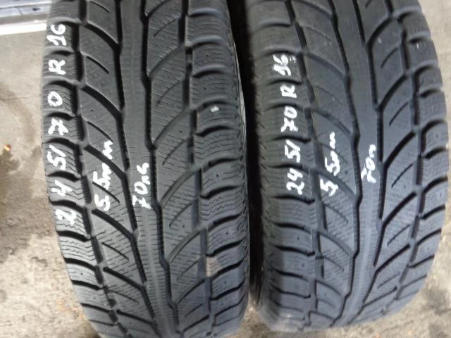 Гуми Зимни 245/70R16, снимка 3 - Гуми и джанти - 25825080