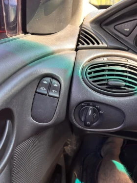 Ford Focus 1.6, снимка 10