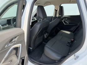 BMW iX1 xDrive30, снимка 10