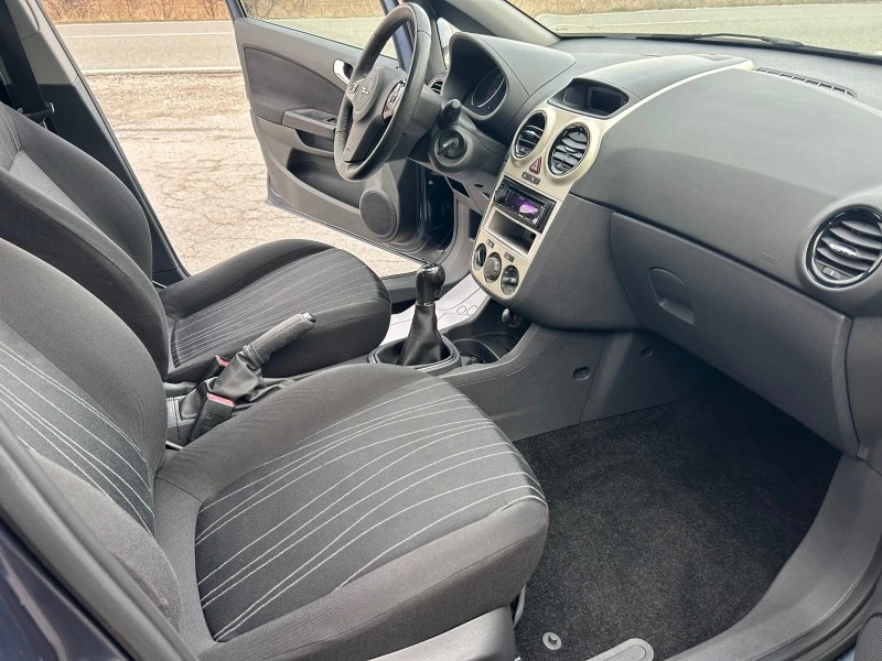 Opel Corsa 1.2i, снимка 9 - Автомобили и джипове - 46356220