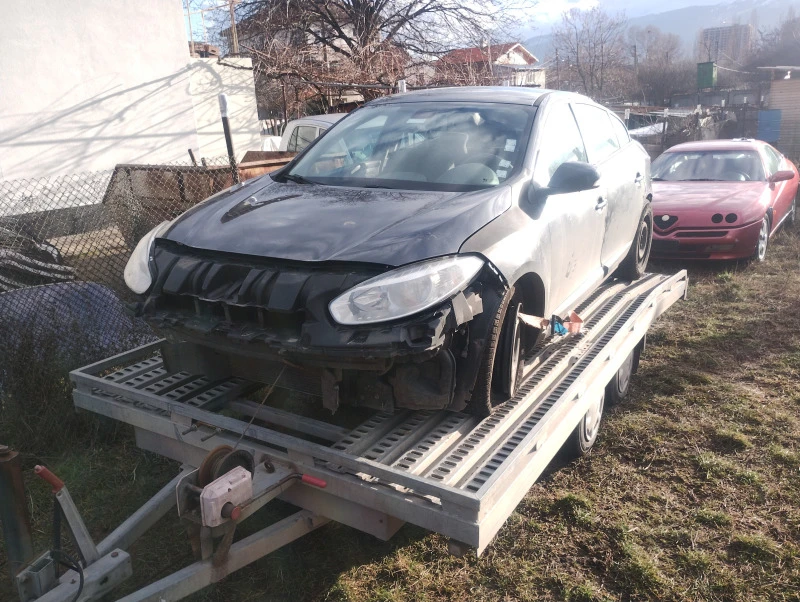 Renault Fluence 1.6 на части, снимка 1 - Автомобили и джипове - 47553190