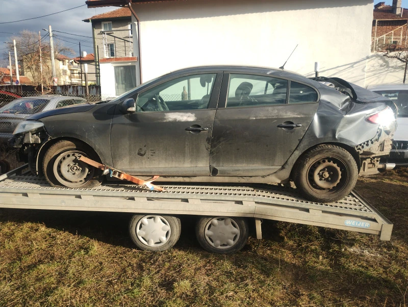 Renault Fluence 1.6 на части, снимка 3 - Автомобили и джипове - 47553190